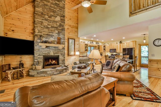 40 Graham Court, Ellijay, GA 30540