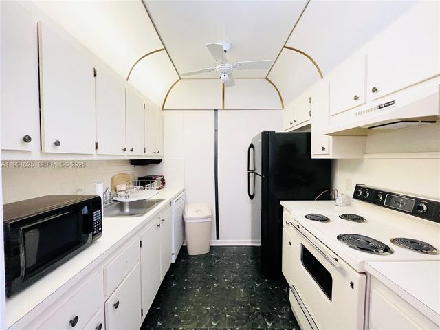 301 SW 135th Ave 415C, Pembroke Pines, FL 33027