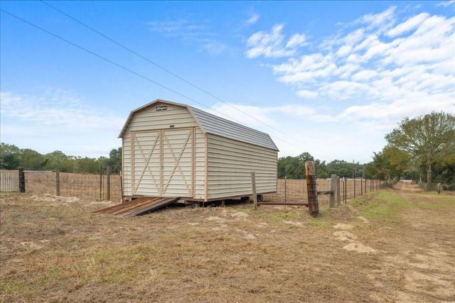 000 Hwy 90a, Sheridan, TX 77475