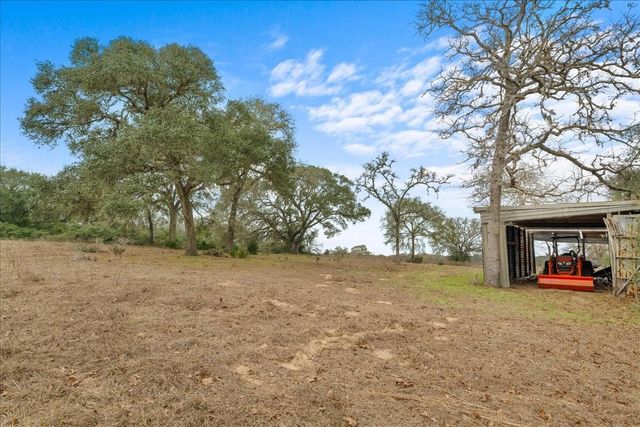 000 Hwy 90a, Sheridan, TX 77475