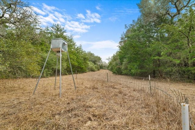 000 Hwy 90a, Sheridan, TX 77475