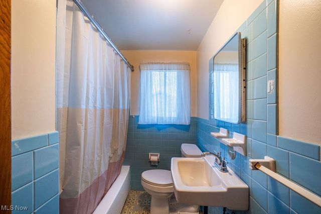 64 Sun Street, Parkersburg, WV 26101