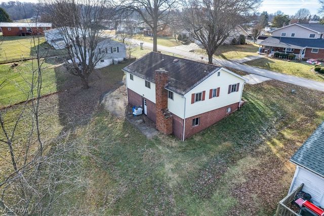 64 Sun Street, Parkersburg, WV 26101