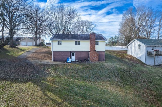 64 Sun Street, Parkersburg, WV 26101