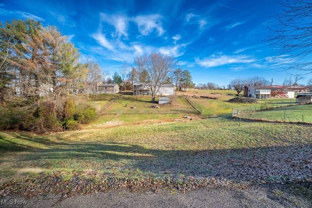 64 Sun Street, Parkersburg, WV 26101