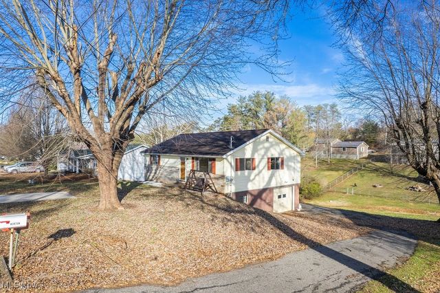 64 Sun Street, Parkersburg, WV 26101