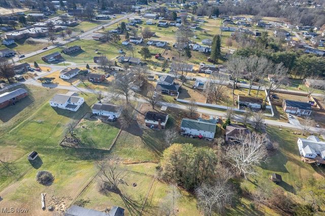 64 Sun Street, Parkersburg, WV 26101