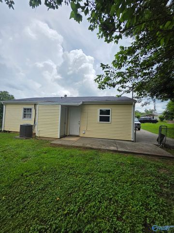 3831 Crane Drive NE, Huntsville, AL 35811