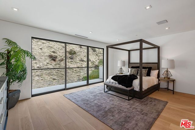 5107 Los Hermosos Way, Los Angeles, CA 90027