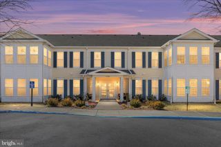 6696 Club House Ln Unit 206, Warrenton, VA 20187