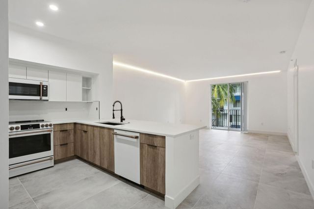 250 NE 3rd Avenue 1-416, Delray Beach, FL 33444