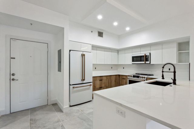 250 NE 3rd Avenue 1-416, Delray Beach, FL 33444