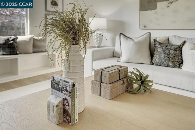 975 Terra California Dr 1, Walnut Creek, CA 94595