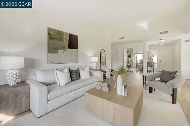 975 Terra California Dr 1, Walnut Creek, CA 94595