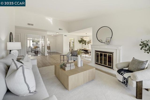 975 Terra California Dr 1, Walnut Creek, CA 94595