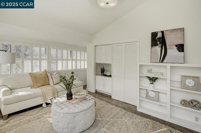 975 Terra California Dr 1, Walnut Creek, CA 94595