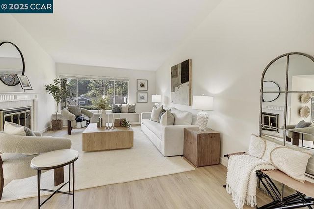 975 Terra California Dr 1, Walnut Creek, CA 94595