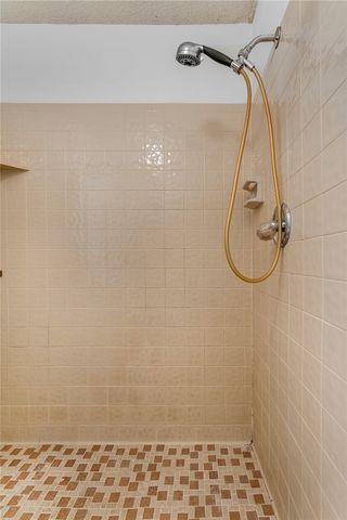 1506 E Cortland Street, Fayetteville, AR 72703