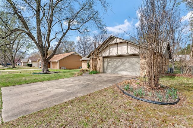 1506 E Cortland Street, Fayetteville, AR 72703