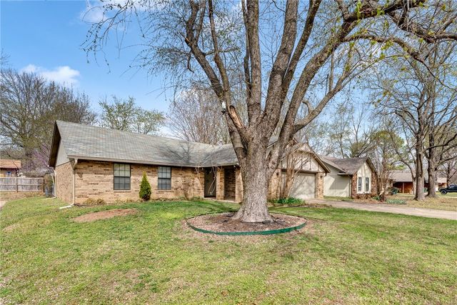 1506 E Cortland Street, Fayetteville, AR 72703