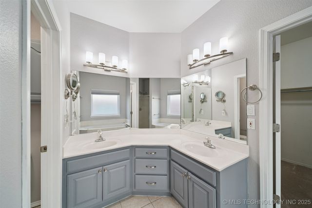 4213 S Redwood Avenue, Broken Arrow, OK 74011