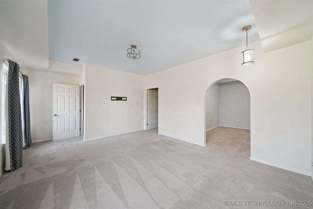 4213 S Redwood Avenue, Broken Arrow, OK 74011