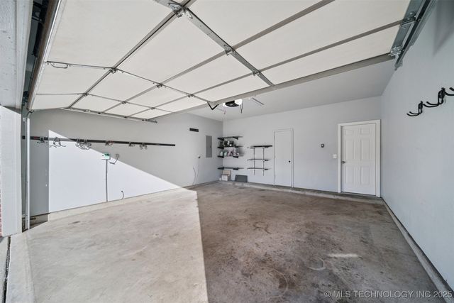 4213 S Redwood Avenue, Broken Arrow, OK 74011