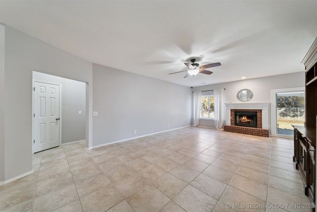 4213 S Redwood Avenue, Broken Arrow, OK 74011