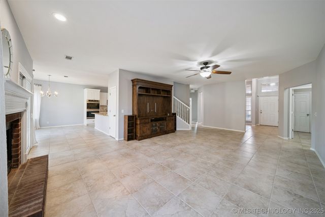 4213 S Redwood Avenue, Broken Arrow, OK 74011