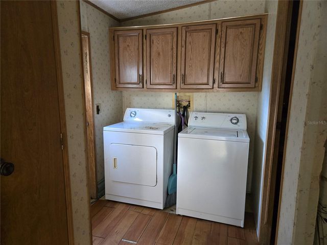 733 1ST STREET, Polk City, FL 33868