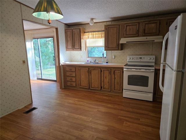 733 1ST STREET, Polk City, FL 33868