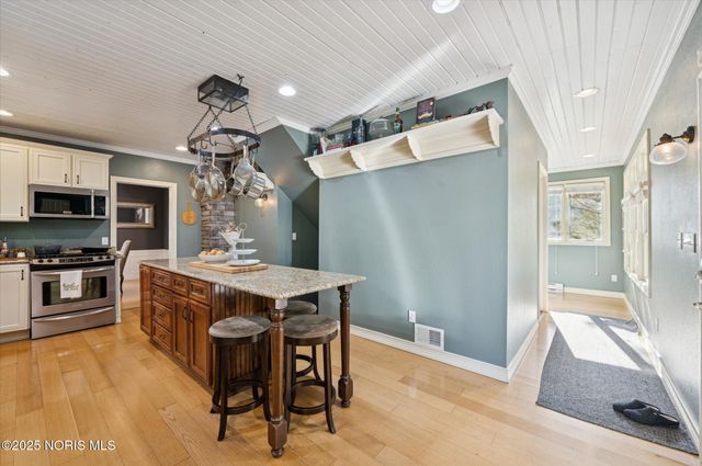 2276 Burroughs Drive, Toledo, OH 43614