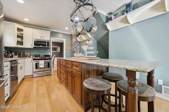 2276 Burroughs Drive, Toledo, OH 43614