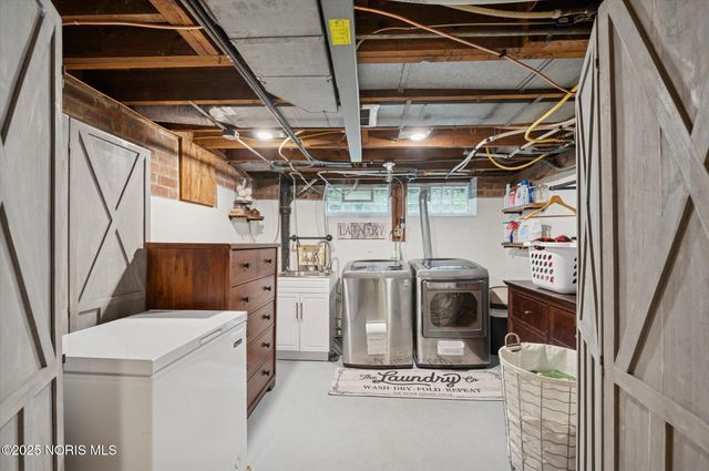 2276 Burroughs Drive, Toledo, OH 43614