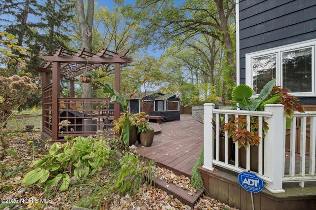 2276 Burroughs Drive, Toledo, OH 43614