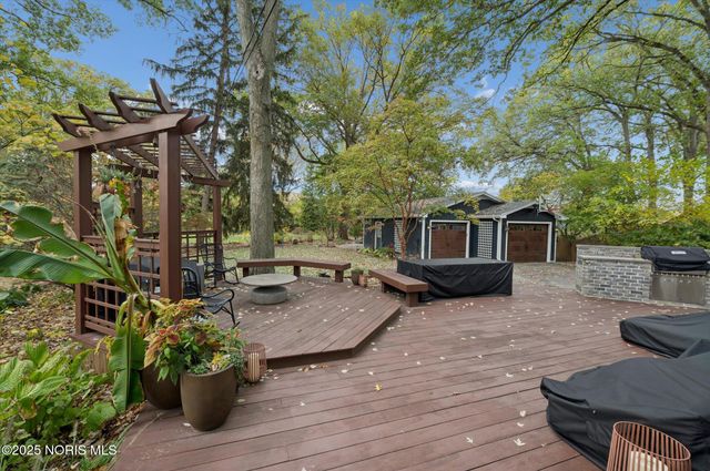 2276 Burroughs Drive, Toledo, OH 43614