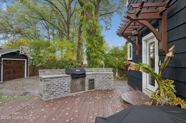 2276 Burroughs Drive, Toledo, OH 43614