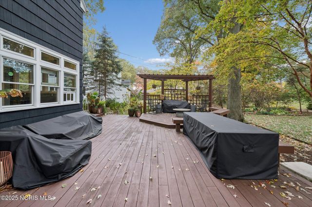 2276 Burroughs Drive, Toledo, OH 43614