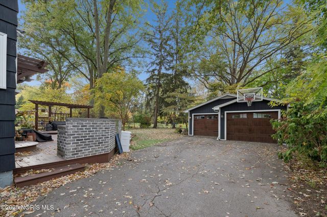 2276 Burroughs Drive, Toledo, OH 43614