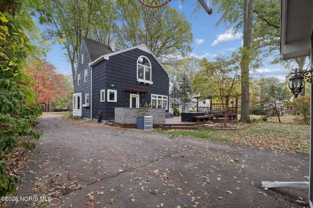 2276 Burroughs Drive, Toledo, OH 43614