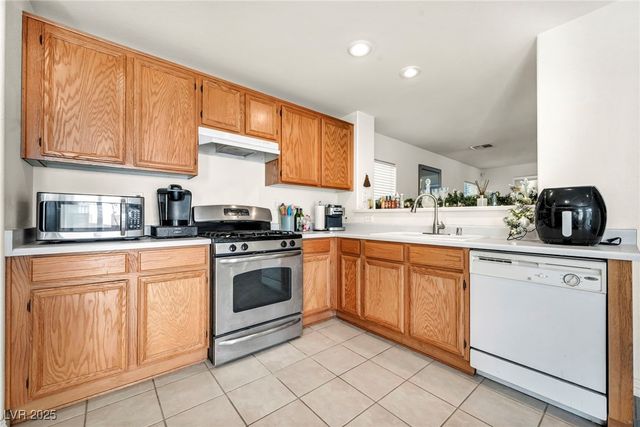 726 IRON BRIDGE Street, Las Vegas, NV 89178