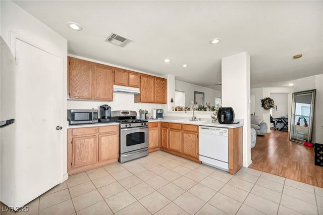 726 IRON BRIDGE Street, Las Vegas, NV 89178