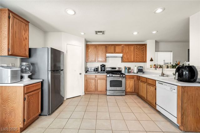 726 IRON BRIDGE Street, Las Vegas, NV 89178