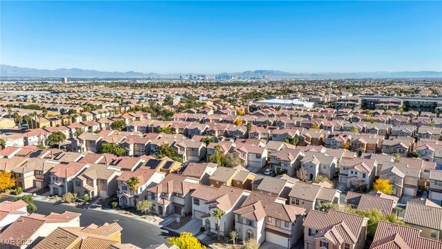 726 IRON BRIDGE Street, Las Vegas, NV 89178