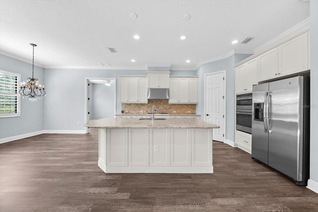 8256 LARKSPUR CIRCLE, Sarasota, FL 34241