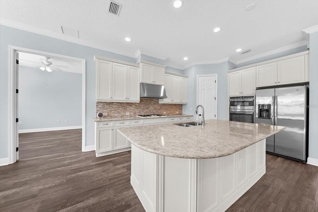 8256 LARKSPUR CIRCLE, Sarasota, FL 34241