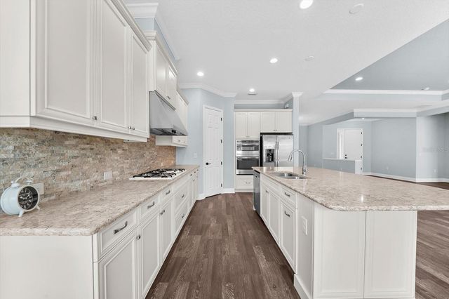 8256 LARKSPUR CIRCLE, Sarasota, FL 34241
