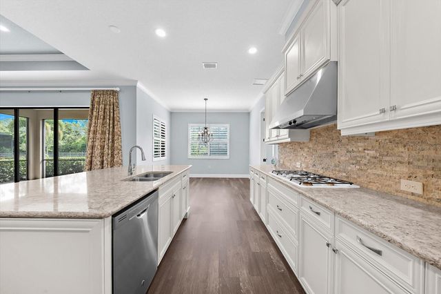8256 LARKSPUR CIRCLE, Sarasota, FL 34241