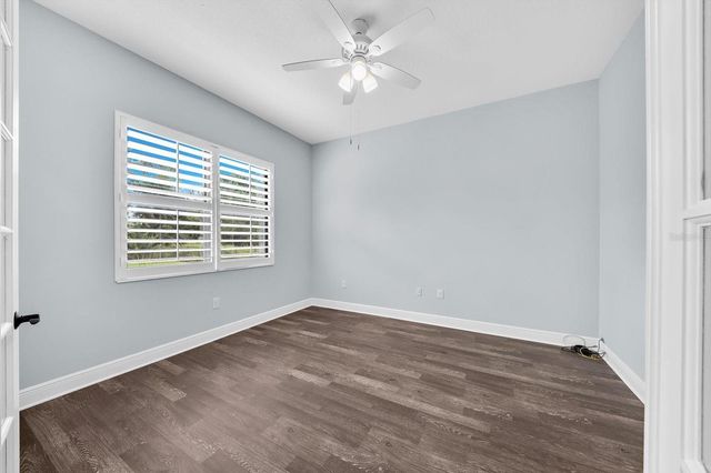 8256 LARKSPUR CIRCLE, Sarasota, FL 34241