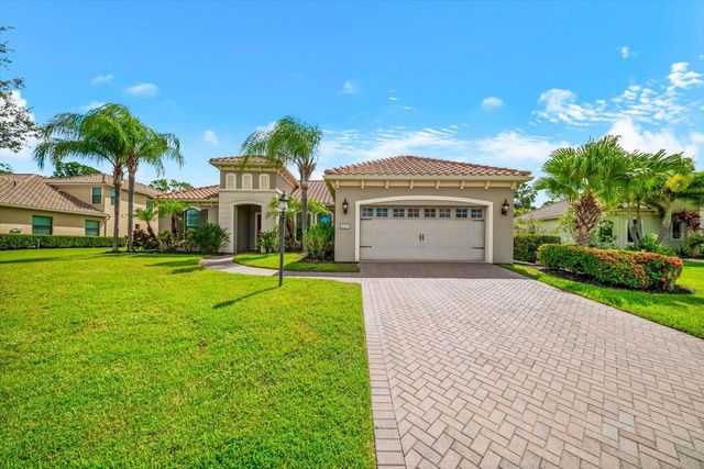 8256 LARKSPUR CIRCLE, Sarasota, FL 34241